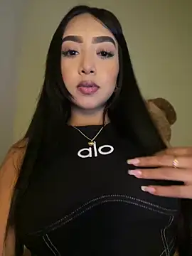Snapshot of SOPHIACANDY19_ chatting on 02-22-25, 08:20 SOPHIACANDY19 online show from 02-22-25, 08:20