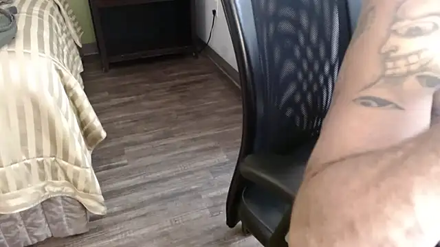 overaveragefreak4you online show from 11-15-25, 04:33