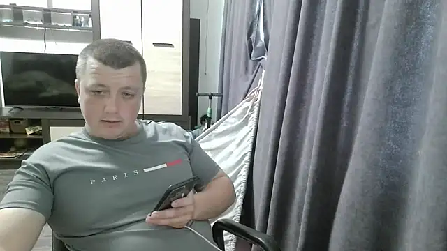 Snapshot of gamblingbum chatting on 06-07-26, 07:02 gamblingbum online show from 06-07-26, 07:02