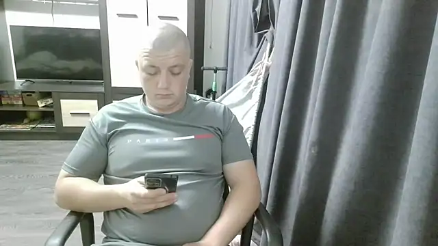 Snapshot of gamblingbum chatting on 06-07-26, 07:19 gamblingbum online show from 06-07-26, 07:19