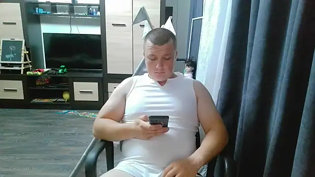 Snapshot of gamblingbum chatting on 06-17-26, 11:47 gamblingbum online show from 06-17-26, 11:47