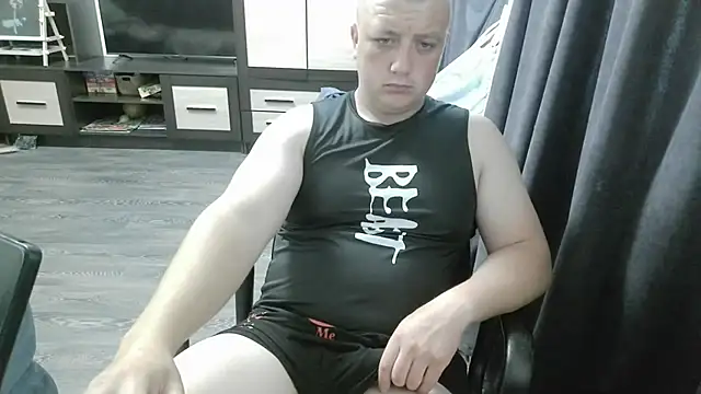 Snapshot of gamblingbum chatting on 06-10-26, 03:19 gamblingbum online show from 06-10-26, 03:19