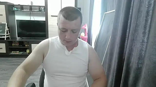 Snapshot of gamblingbum chatting on 06-25-26, 05:56 gamblingbum online show from 06-25-26, 05:56