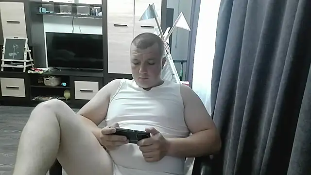 Snapshot of gamblingbum chatting on 06-15-26, 03:40 gamblingbum online show from 06-15-26, 03:40