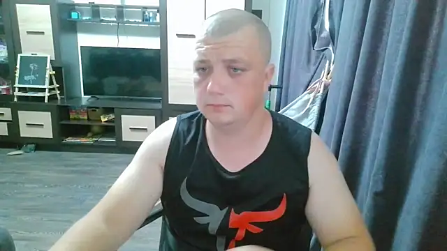 Snapshot of gamblingbum chatting on 06-08-26, 12:27 gamblingbum online show from 06-08-26, 12:27