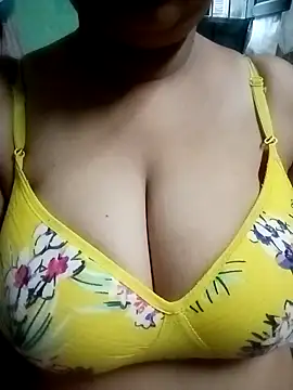 Snapshot of sajida34 chatting on 04-21-26, 11:55 sajida34 online show from 04-21-26, 11:55