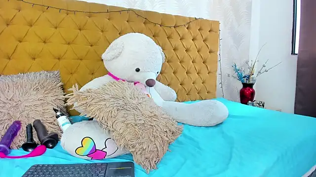 Snapshot of Michelle_Brooks chatting on 01-13-25, 07:20 Michelle Brooks online show from 01-13-25, 07:20