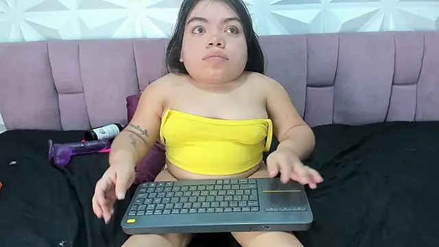 Snapshot of Michelle_Brooks chatting on 01-15-25, 04:43 Michelle Brooks online show from 01-15-25, 04:43