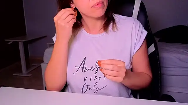 Akasha 007 online show from 10-30-25, 09:44