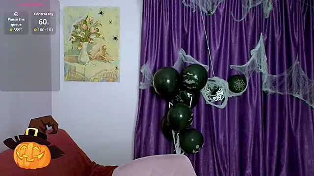 TaylorBre online show from 11-04-25, 05:33