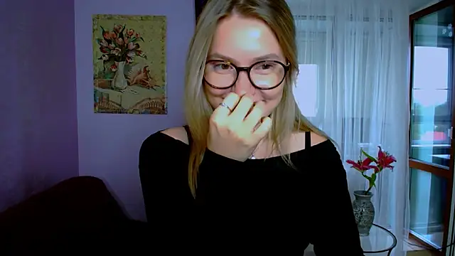 TaylorBre online show from 09-24-25, 10:44