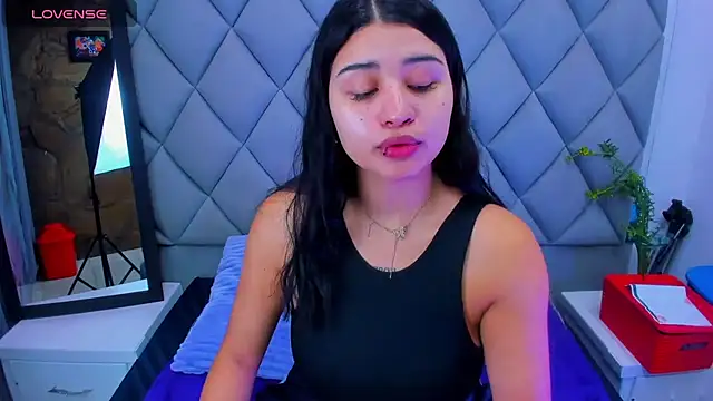 venusowen  online show from 11-04-25, 01:48