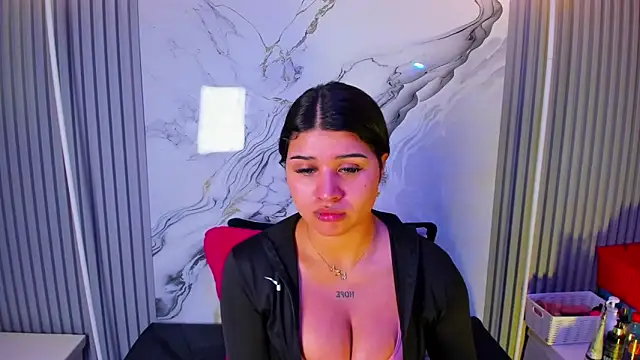 venusowen  online show from 04-09-26, 02:01