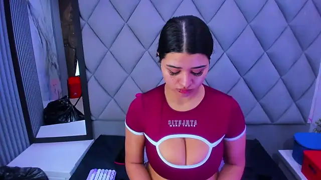 venusowen  online show from 02-12-26, 12:05