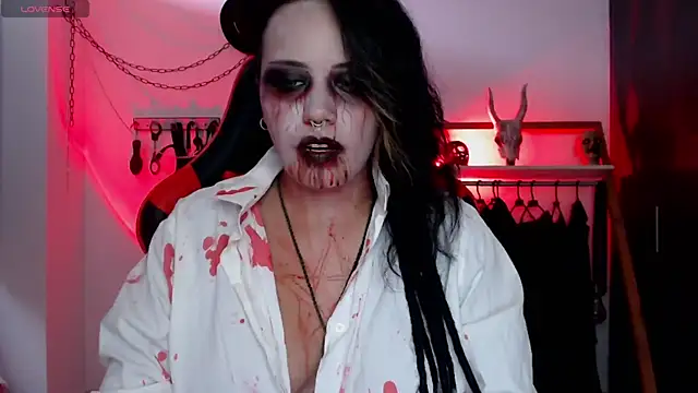 Snapshot of LilithSharon chatting on 10-30-25, 01:31 LilithSharon online show from 10-30-25, 01:31