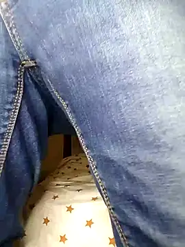 Snapshot of hoy_toyboy chatting on 03-12-25, 12:31 hoy toyboy online show from 03-12-25, 12:31