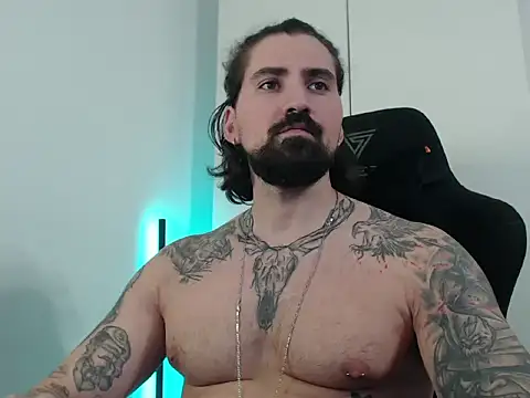 Snapshot of MateoHunk chatting on 10-18-25, 06:10 MateoHunk online show from 10-18-25, 06:10