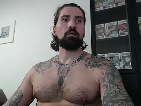 Snapshot of MateoHunk chatting on 09-18-25, 04:54 MateoHunk online show from 09-18-25, 04:54
