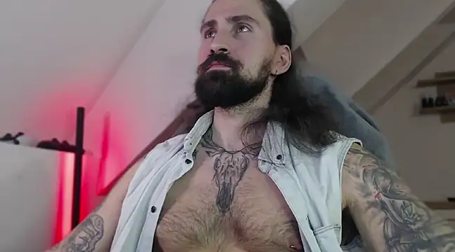 Snapshot of MateoHunk chatting on 02-10-25, 08:00 MateoHunk online show from 02-10-25, 08:00