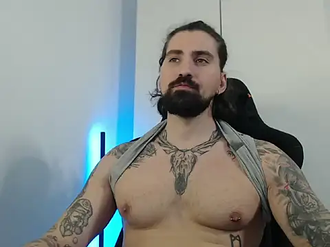 Snapshot of MateoHunk chatting on 10-13-25, 10:17 MateoHunk online show from 10-13-25, 10:17