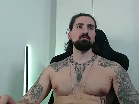 Snapshot of MateoHunk chatting on 10-22-25, 02:38 MateoHunk online show from 10-22-25, 02:38