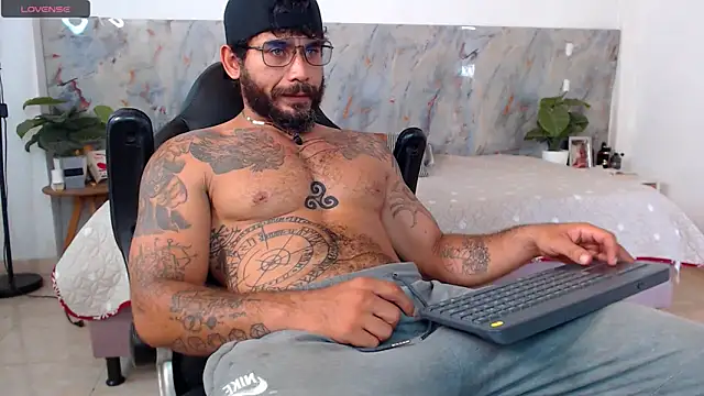 Snapshot of hanz_col chatting on 06-09-26, 05:14 hanz col online show from 06-09-26, 05:14