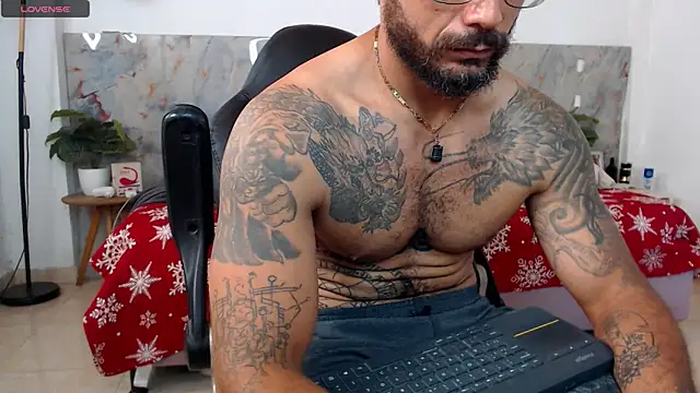 Snapshot of hanz_col chatting on 06-18-26, 04:01 hanz col online show from 06-18-26, 04:01