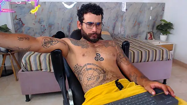 Snapshot of hanz_col chatting on 04-24-26, 03:58 hanz col online show from 04-24-26, 03:58