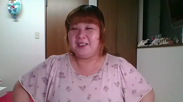 Snapshot of SAKU-RA-chan chatting on 06-16-26, 01:33 SAKU-RA-chan online show from 06-16-26, 01:33