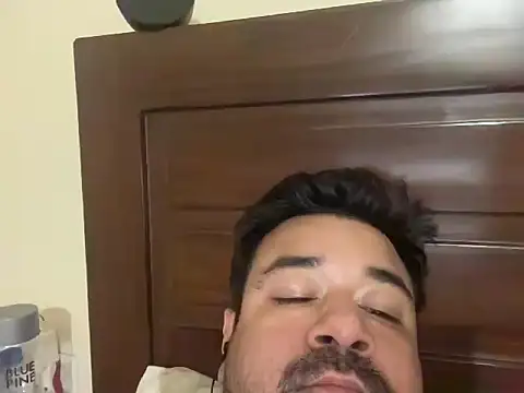 coolboy6566 online show from 02-11-26, 07:14