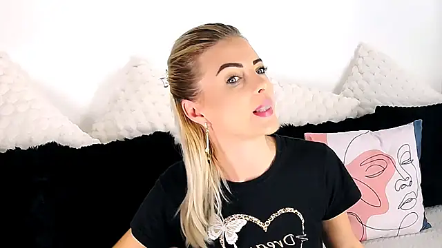 Aly girl1 online show from 11-21-25, 08:46