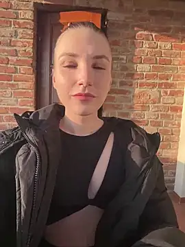 Sofia Poly online show from 02-21-25, 03:21