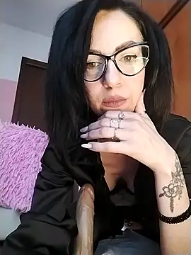 Snapshot of dahlia_82 chatting on 05-12-26, 08:43 dahlia 82 online show from 05-12-26, 08:43