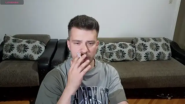 JohnnyStepBro online show from 06-11-26, 07:33