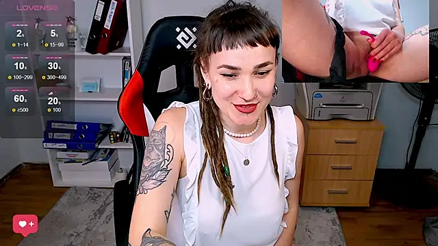 Snapshot of FoxRineHelen chatting on 02-22-25, 06:30 FoxRineHelen online show from 02-22-25, 06:30