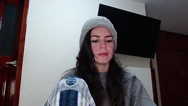 Snapshot of Hanny_24 chatting on 06-19-26, 10:32 Hanny 24 online show from 06-19-26, 10:32