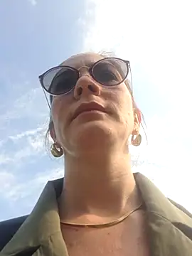 Snapshot of Hanny_24 chatting on 02-16-25, 01:49 Hanny 24 online show from 02-16-25, 01:49