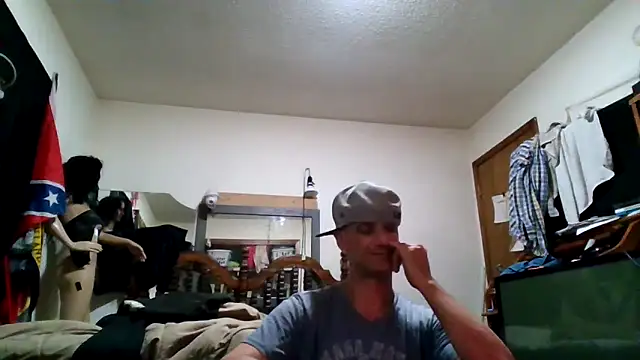 Snapshot of slinginbigD chatting on 04-19-26, 04:24 slinginbigD online show from 04-19-26, 04:24