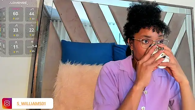 Snapshot of sara_williams01 chatting on 10-08-25, 01:12 sara williams01 online show from 10-08-25, 01:12