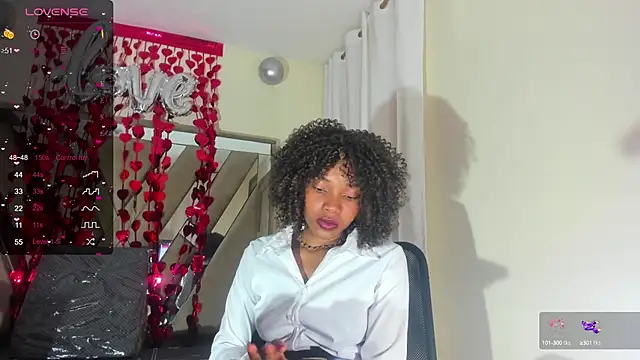 Snapshot of sara_williams01 chatting on 02-26-25, 01:22 sara williams01 online show from 02-26-25, 01:22