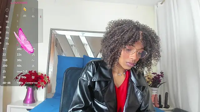 Snapshot of sara_williams01 chatting on 03-22-25, 12:46 sara williams01 online show from 03-22-25, 12:46