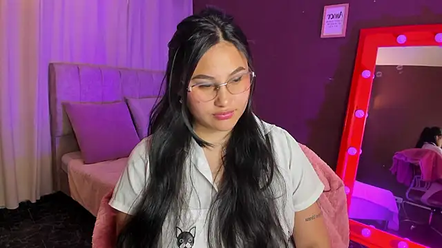 Little Ivy online show from 03-10-26, 07:18