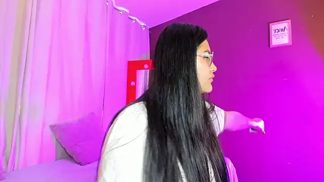 Little Ivy online show from 02-24-26, 06:42