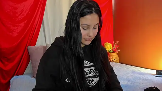 Little Ivy online show from 11-06-25, 07:07