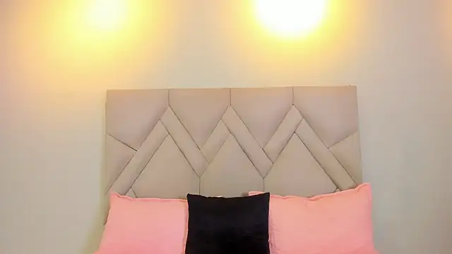 Isis Osman online show from 02-24-26, 07:37