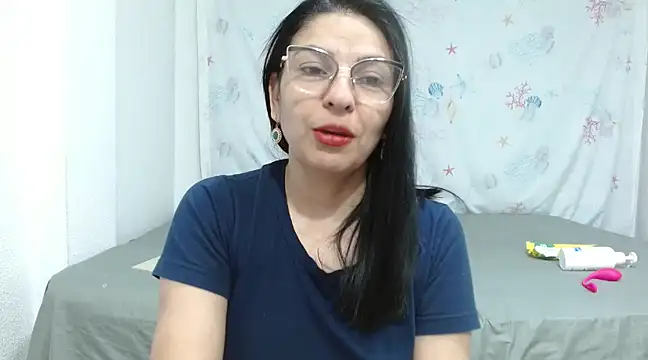 anybellucci43 online show from 03-18-25, 05:23