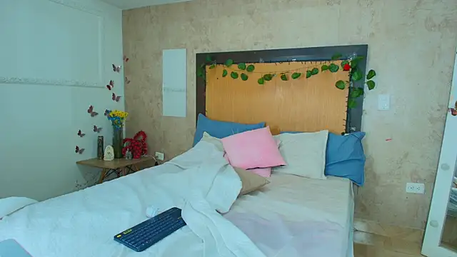mialopez52 online show from 07-17-26, 05:54