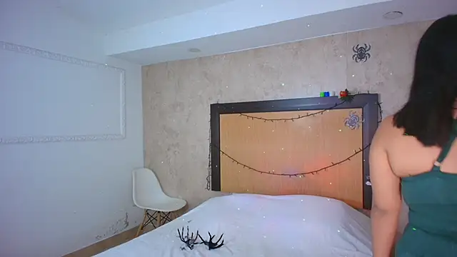 mialopez52 online show from 11-01-25, 10:47