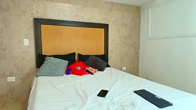 mialopez52 online show from 02-27-25, 08:09