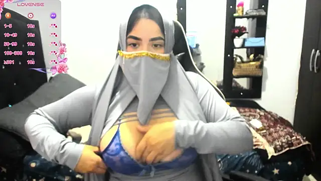 Snapshot of janna_isa chatting on 10-25-25, 09:15 janna isa online show from 10-25-25, 09:15